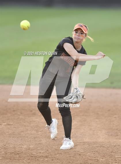Thumbnail 3 in Esperanza vs. Roosevelt (CIF-SS D1 Final) photogallery.