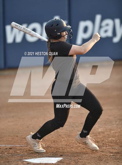 Thumbnail 3 in Esperanza vs. Roosevelt (CIF-SS D1 Final) photogallery.