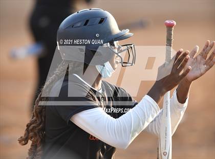 Thumbnail 3 in Esperanza vs. Roosevelt (CIF-SS D1 Final) photogallery.