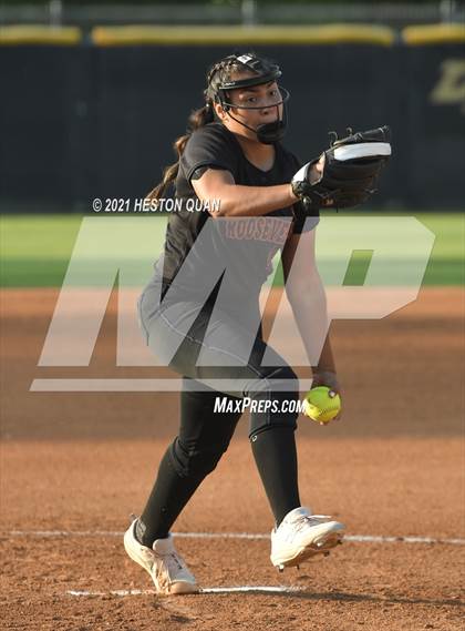 Thumbnail 3 in Esperanza vs. Roosevelt (CIF-SS D1 Final) photogallery.