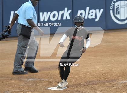 Thumbnail 2 in Esperanza vs. Roosevelt (CIF-SS D1 Final) photogallery.
