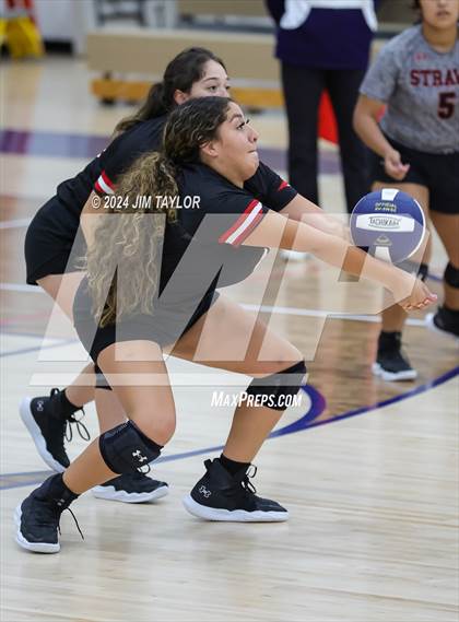Thumbnail 1 in Strawn @ Perrin-Whitt photogallery.