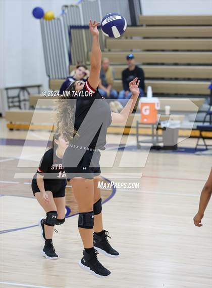 Thumbnail 1 in Strawn @ Perrin-Whitt photogallery.