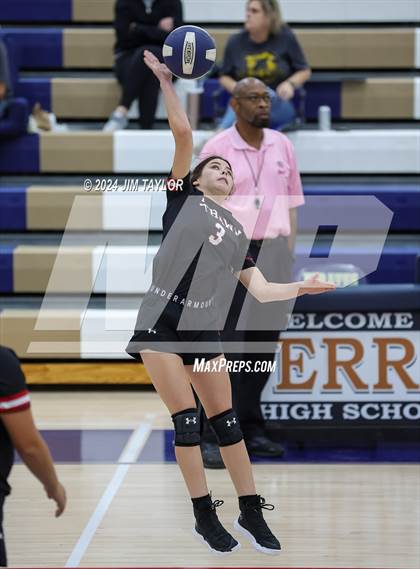 Thumbnail 1 in Strawn @ Perrin-Whitt photogallery.