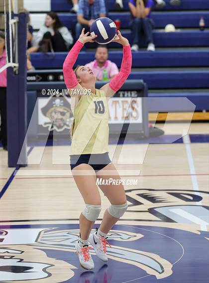 Thumbnail 1 in Strawn @ Perrin-Whitt photogallery.