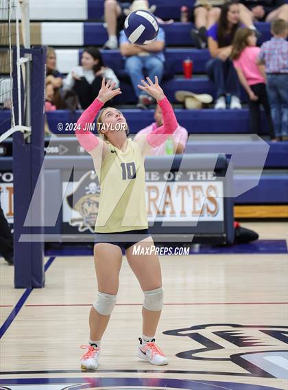 Thumbnail 3 in Strawn @ Perrin-Whitt photogallery.