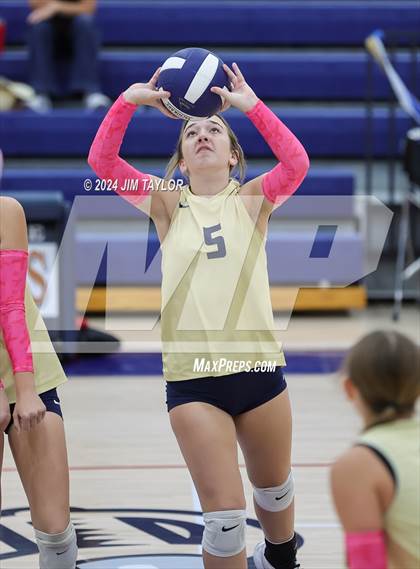 Thumbnail 1 in Strawn @ Perrin-Whitt photogallery.