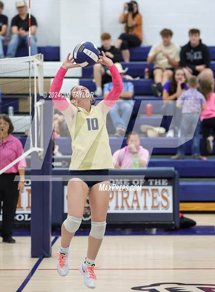 Thumbnail 2 in Strawn @ Perrin-Whitt photogallery.