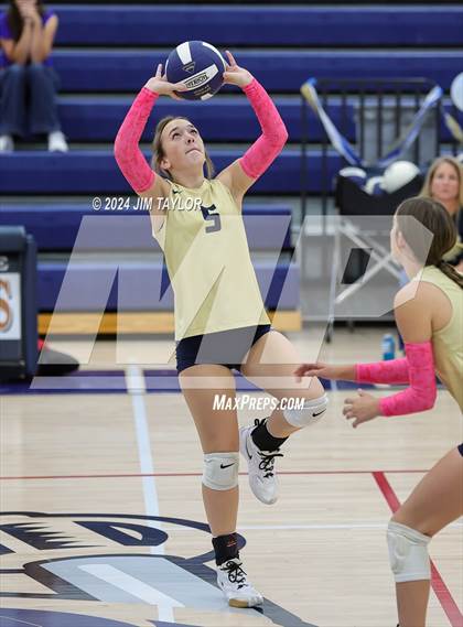 Thumbnail 1 in Strawn @ Perrin-Whitt photogallery.