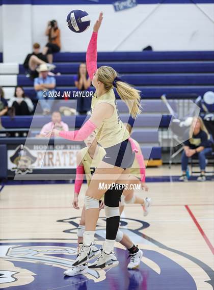 Thumbnail 1 in Strawn @ Perrin-Whitt photogallery.