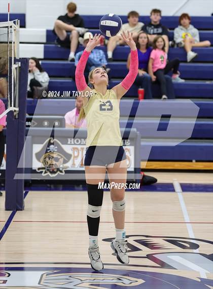 Thumbnail 3 in Strawn @ Perrin-Whitt photogallery.