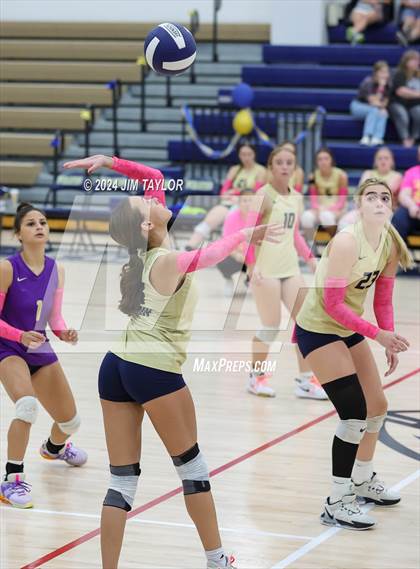 Thumbnail 1 in Strawn @ Perrin-Whitt photogallery.
