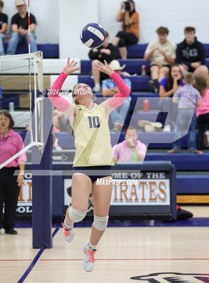 Thumbnail 1 in Strawn @ Perrin-Whitt photogallery.