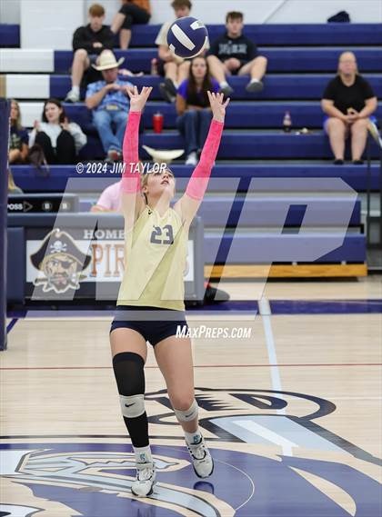 Thumbnail 3 in Strawn @ Perrin-Whitt photogallery.