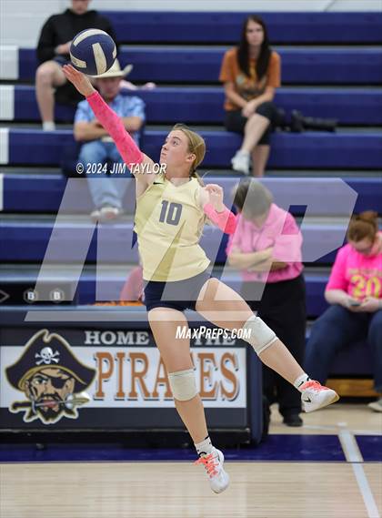Thumbnail 1 in Strawn @ Perrin-Whitt photogallery.