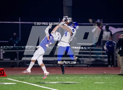 Thumbnail 3 in Bothell @ Graham-Kapowsin (WIAA 4A Quarter Final) photogallery.