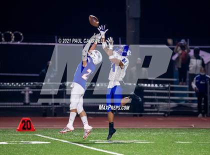 Thumbnail 2 in Bothell @ Graham-Kapowsin (WIAA 4A Quarter Final) photogallery.