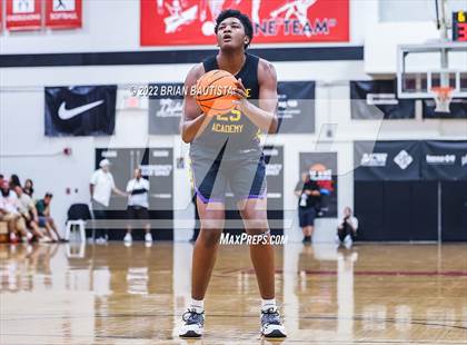 Thumbnail 2 in St. Louis vs Montverde Academy (Iolani Classic Honolulu - Day 1) photogallery.