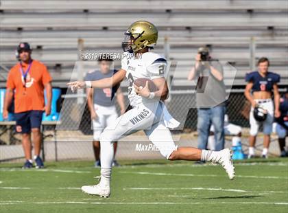 Thumbnail 2 in Spartanburg vs Chapman (The Greer Gridiron Classic) photogallery.