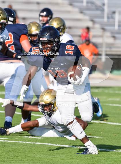 Thumbnail 3 in Spartanburg vs Chapman (The Greer Gridiron Classic) photogallery.