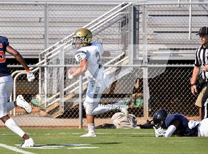 Thumbnail 2 in Spartanburg vs Chapman (The Greer Gridiron Classic) photogallery.