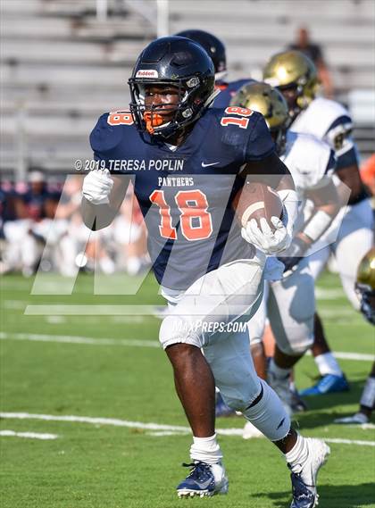 Thumbnail 2 in Spartanburg vs Chapman (The Greer Gridiron Classic) photogallery.