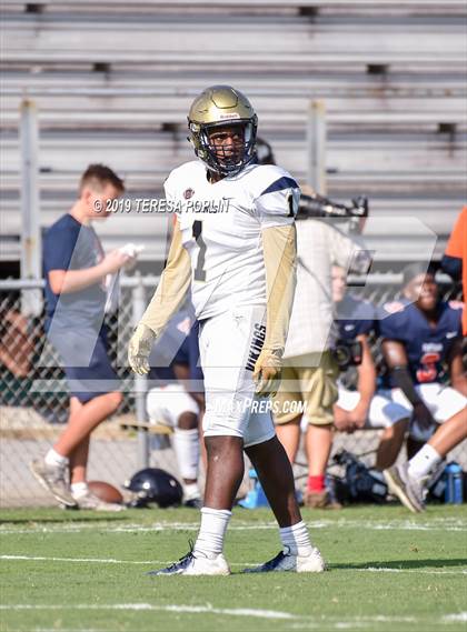 Thumbnail 2 in Spartanburg vs Chapman (The Greer Gridiron Classic) photogallery.