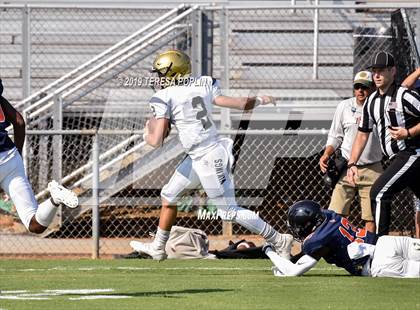 Thumbnail 1 in Spartanburg vs Chapman (The Greer Gridiron Classic) photogallery.