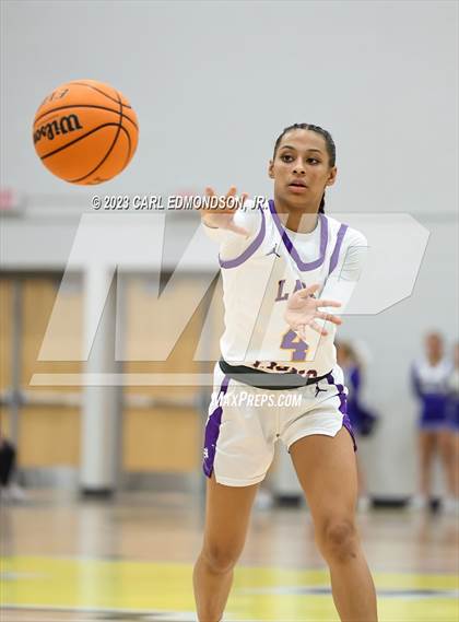 Thumbnail 1 in Columbia Central vs. Brentwood (TSSAA Region 6-4A Semifinal) photogallery.