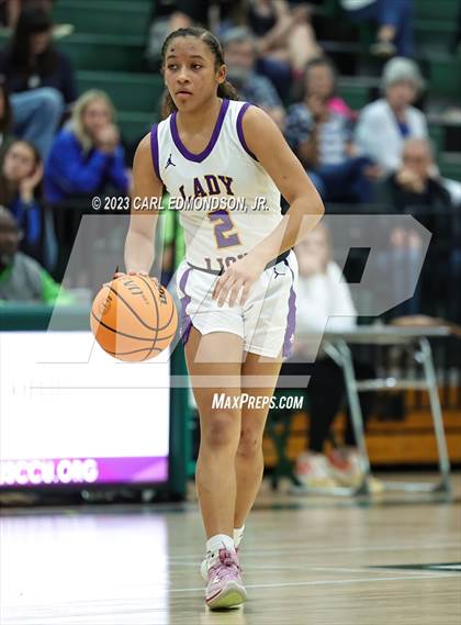 Thumbnail 2 in Columbia Central vs. Brentwood (TSSAA Region 6-4A Semifinal) photogallery.