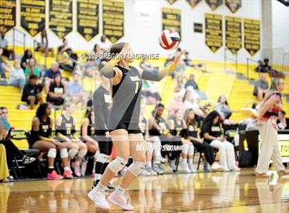 Thumbnail 2 in Richland vs Fossil Ridge photogallery.