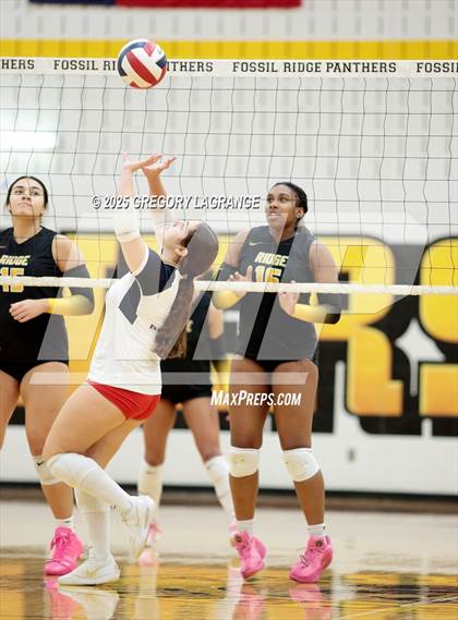 Thumbnail 1 in Richland vs Fossil Ridge photogallery.