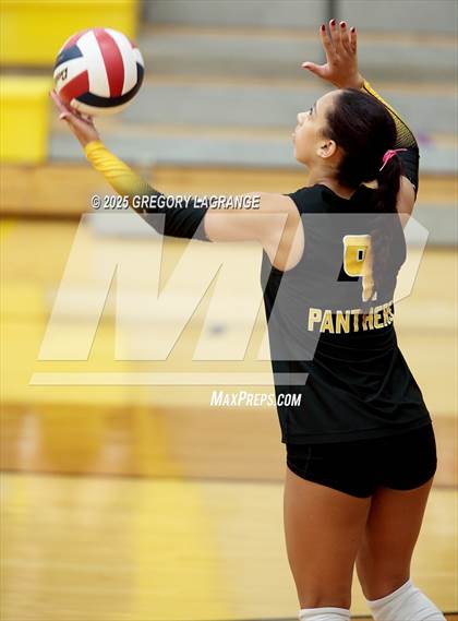 Thumbnail 2 in Richland vs Fossil Ridge photogallery.