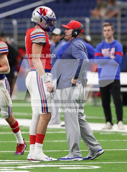 Thumbnail 3 in Westlake vs Brandeis (UIL 6A Quarterfinal Playoff) photogallery.