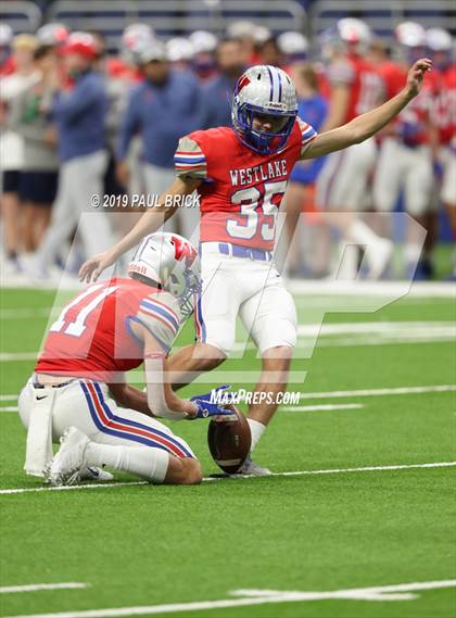 Thumbnail 1 in Westlake vs Brandeis (UIL 6A Quarterfinal Playoff) photogallery.