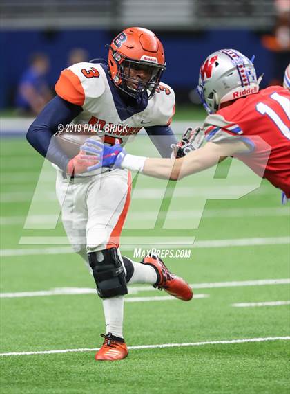 Thumbnail 1 in Westlake vs Brandeis (UIL 6A Quarterfinal Playoff) photogallery.