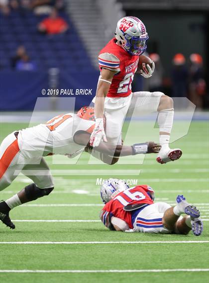 Thumbnail 3 in Westlake vs Brandeis (UIL 6A Quarterfinal Playoff) photogallery.
