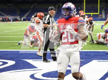 Thumbnail 1 in Westlake vs Brandeis (UIL 6A Quarterfinal Playoff) photogallery.