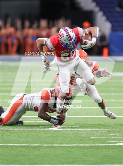 Thumbnail 1 in Westlake vs Brandeis (UIL 6A Quarterfinal Playoff) photogallery.
