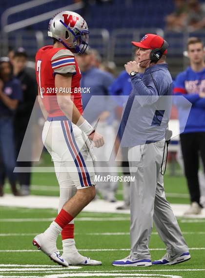 Thumbnail 2 in Westlake vs Brandeis (UIL 6A Quarterfinal Playoff) photogallery.