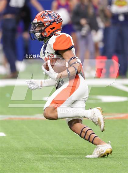Thumbnail 3 in Westlake vs Brandeis (UIL 6A Quarterfinal Playoff) photogallery.