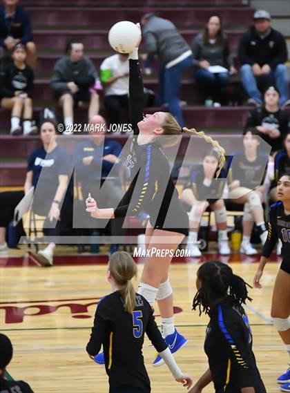 Thumbnail 3 in Phoenix Country Day vs. Horizon Honors (AIA 2A Semifinal) photogallery.