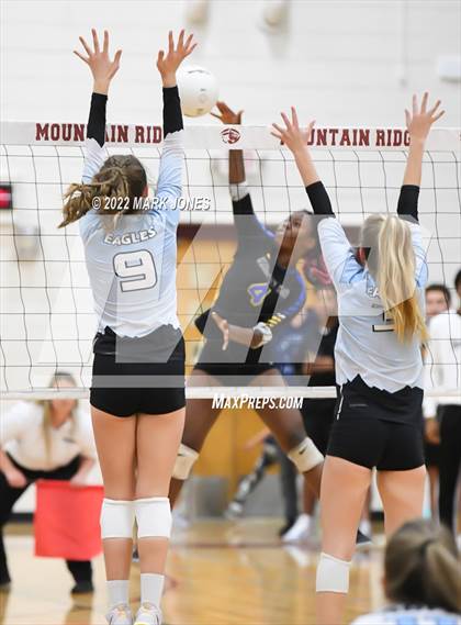 Thumbnail 1 in Phoenix Country Day vs. Horizon Honors (AIA 2A Semifinal) photogallery.