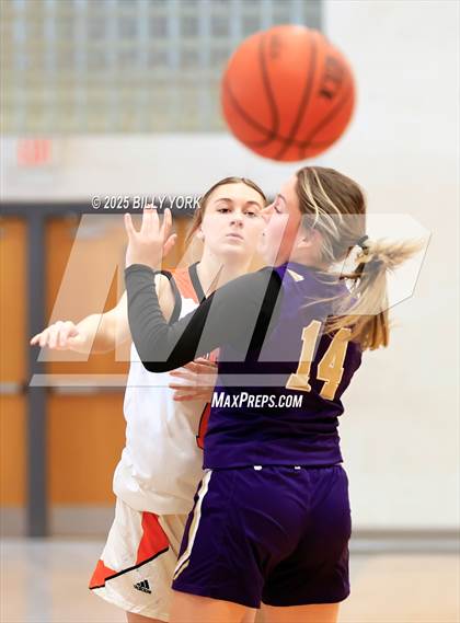 Thumbnail 3 in Grand Saline vs Eustace photogallery.