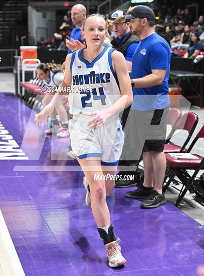Thumbnail 1 in Chinle vs. Snowflake (AIA 3A Quarterfinal) photogallery.