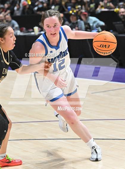 Thumbnail 1 in Chinle vs. Snowflake (AIA 3A Quarterfinal) photogallery.