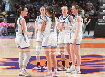 Thumbnail 3 in Chinle vs. Snowflake (AIA 3A Quarterfinal) photogallery.