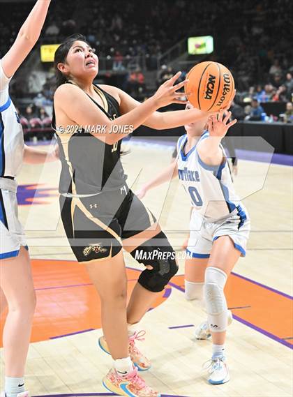 Thumbnail 1 in Chinle vs. Snowflake (AIA 3A Quarterfinal) photogallery.