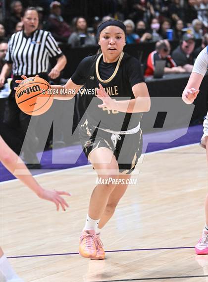 Thumbnail 1 in Chinle vs. Snowflake (AIA 3A Quarterfinal) photogallery.