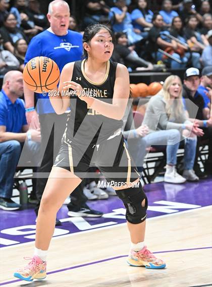 Thumbnail 2 in Chinle vs. Snowflake (AIA 3A Quarterfinal) photogallery.